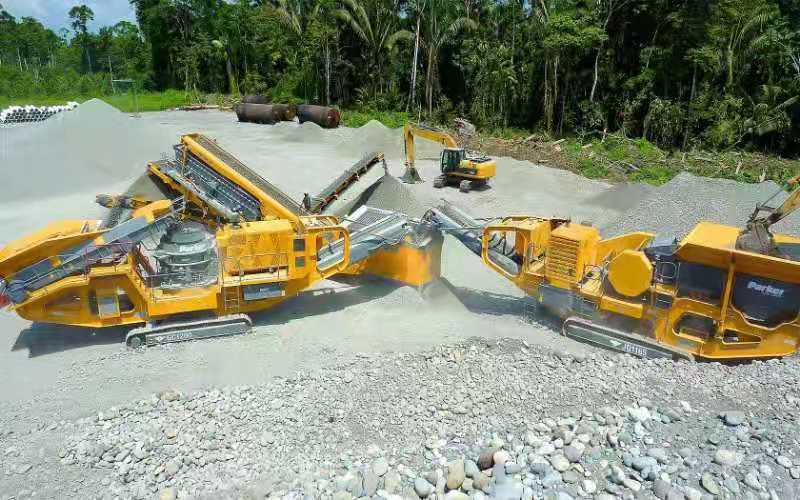 冷再生機對液壓油性能的要求很嚴格